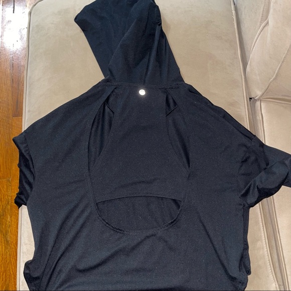 Gilly Hicks Active Hoodie - Picture 2 of 4